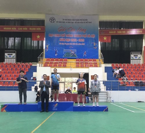 Chúc mừng học sinh Trần Phương Anh lớp 11A2 đạt Huy chương Đồng giải Cầu lông học sinh phổ thông TP Hà Nội năm học 2022 - 2023.